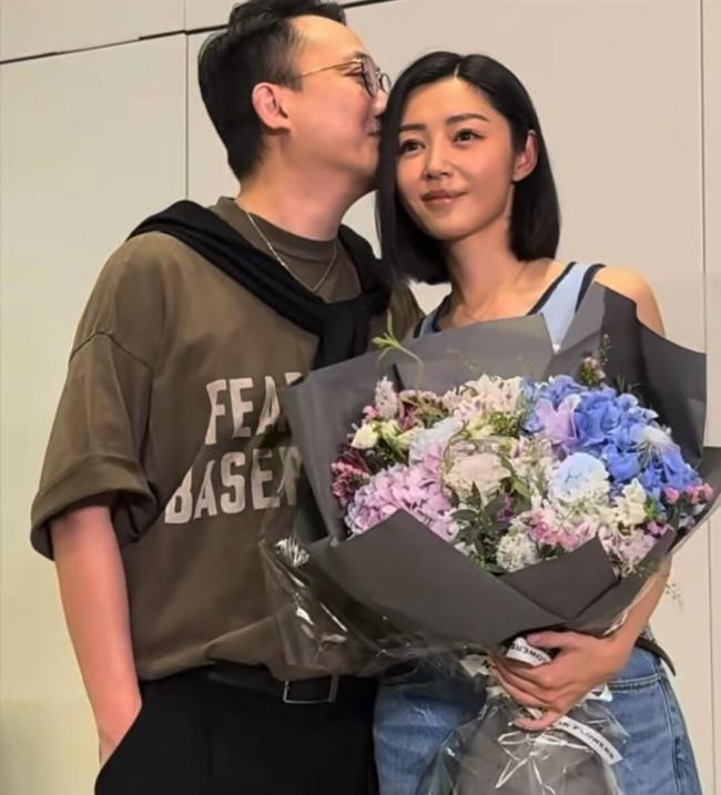 卫诗雅接住了扮装也接住了奖杯 演技与致力的双重认同