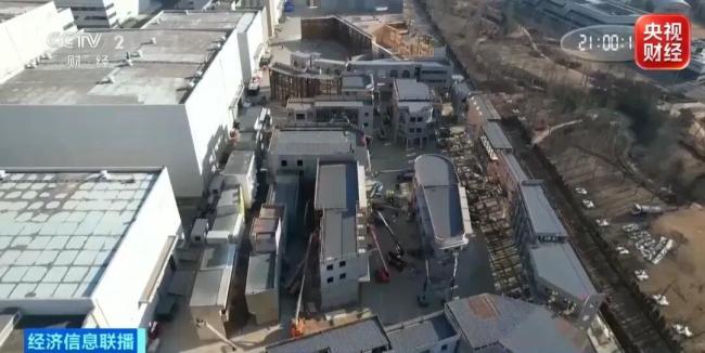 为了“龙餐馆” 青岛造出“一座城” 电影工业化的典范