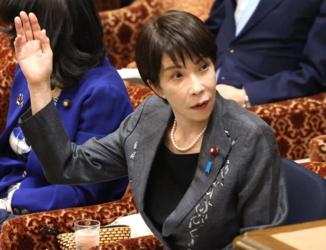 日本防相小泉进次郎参拜靖国神社 自民党高层首次集体参拜