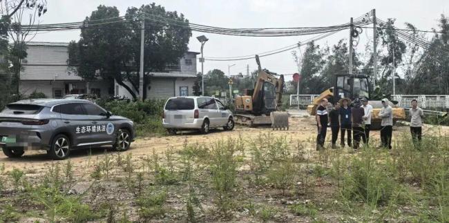 来历不明黑土回填鱼塘 疑致癌物超标 村民自费检测引关注