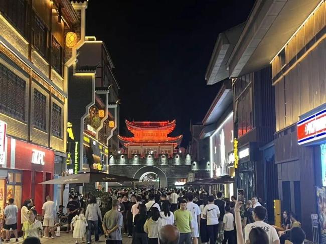 耗资24亿的“人造空城”爆改后复活 昔日空城满血复活