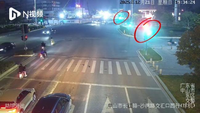 远端灯故障近端灯难看清，五车道路口酿事故，车主诉中山交警