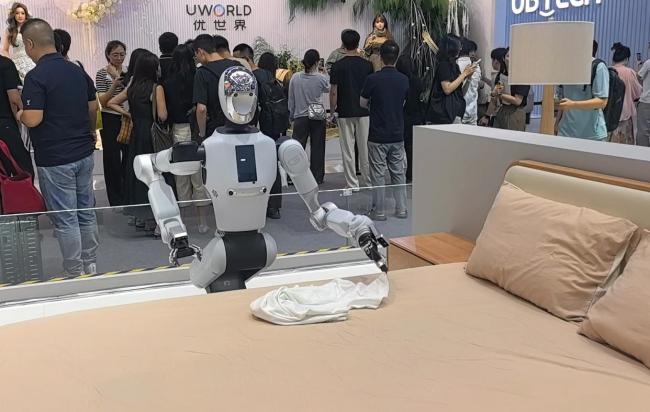 世界机器人大会 上得厅堂下得厨房 梦想照进现实