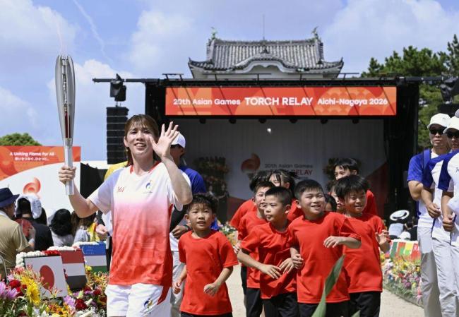 爱知·名古屋亚运会火炬传递启动 吉田沙保里担任首棒