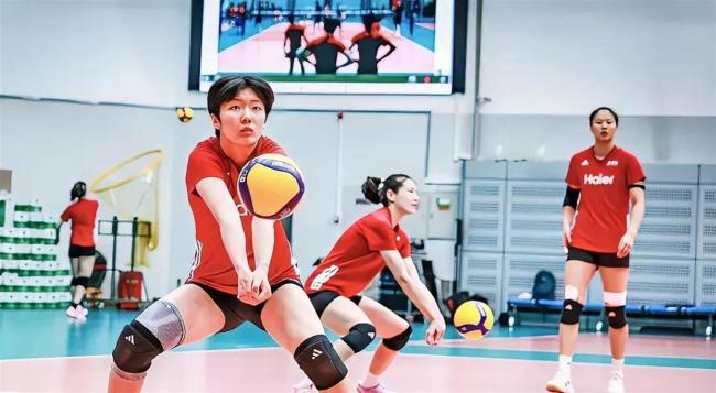 中国女排队员回应开门红 吴梦洁火线复出争胜