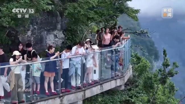 外国游客沉浸式体验“中国酷” 从观光到深度游的转变