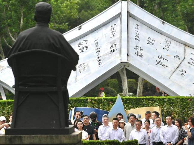 鲁迅长孙周令飞出席鲁迅文学周活动 传承与创新
