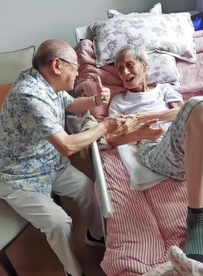 曹云金发文悼念田立禾 相声界痛失大师
