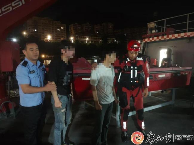 辅警摔断3根肋骨救回2条生命 英勇一跃彰显担当