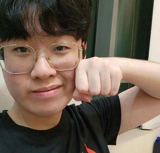 Zeus回话世一上 仁爱气魄获赞