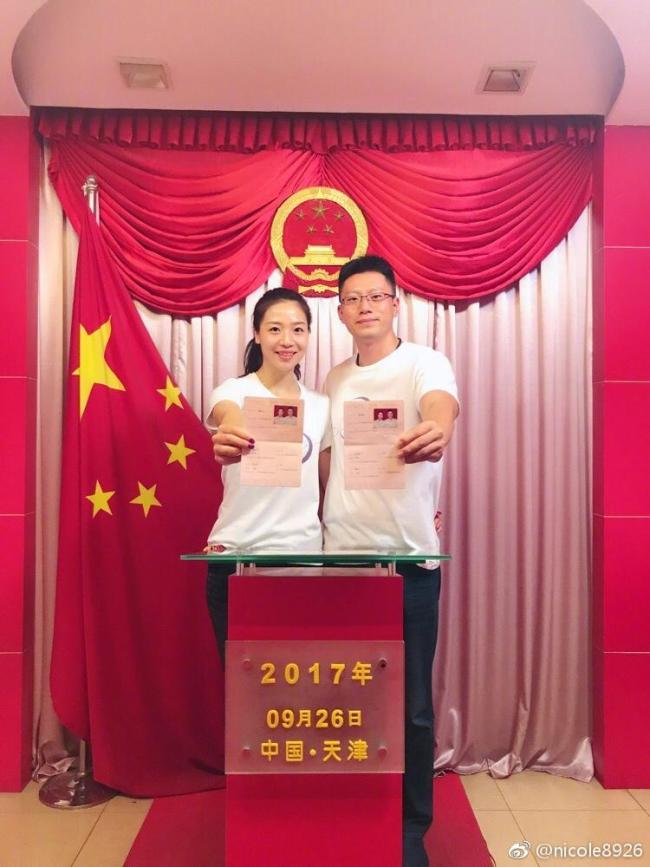 魏秋月的老公竟变如此苍老，网友直呼不敢认，年仅44岁已满头白发 昔日最帅姐夫今沧桑
