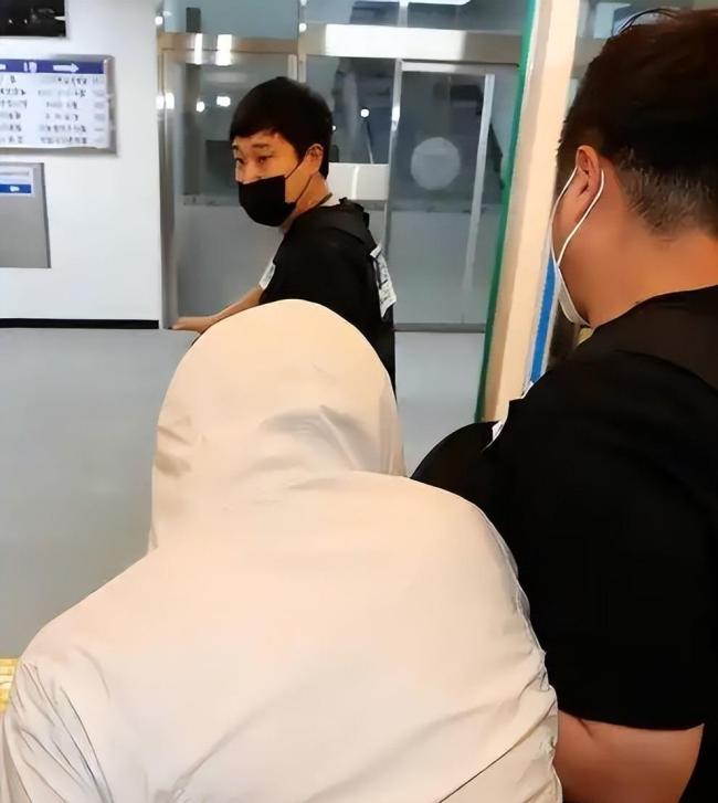 校方悼念在韩遇害中国女留学生 悲剧引发安全警示