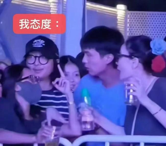 陈粒竖中指 音乐节肢体越界引争议
