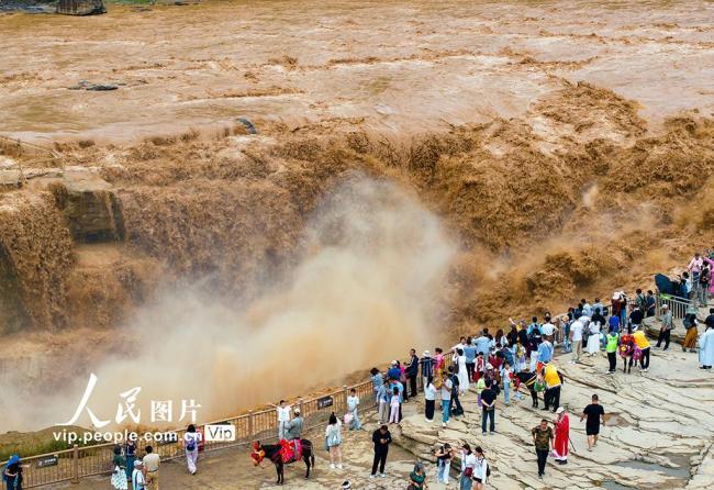 山西吉县：黄河壶口瀑布水量增大