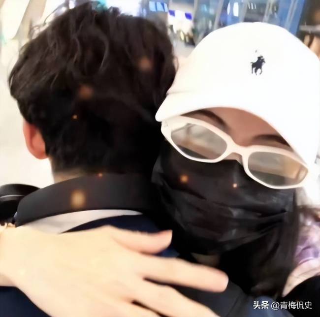张柏芝大儿子悉尼被偶遇，路人镜头下作出回应 展现低调成长魅力