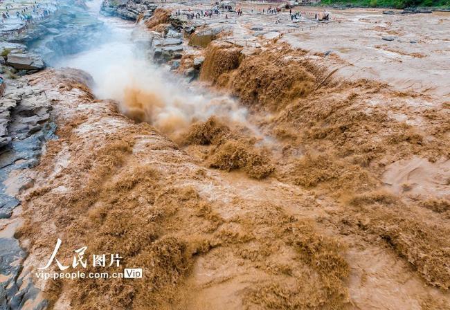 山西吉县:黄河壶口瀑布水量增大