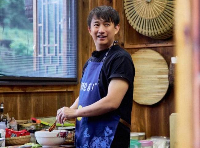 黄磊回应不再参加《向往的生活》 综艺与戏剧间的取舍