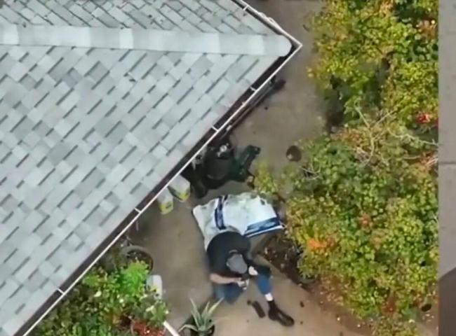 美国一男子与警方对峙射200多发子弹