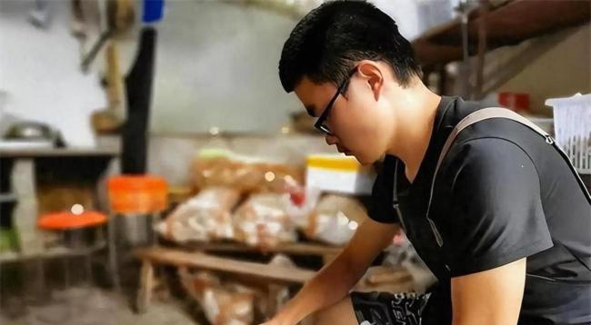 大一新生独自入学