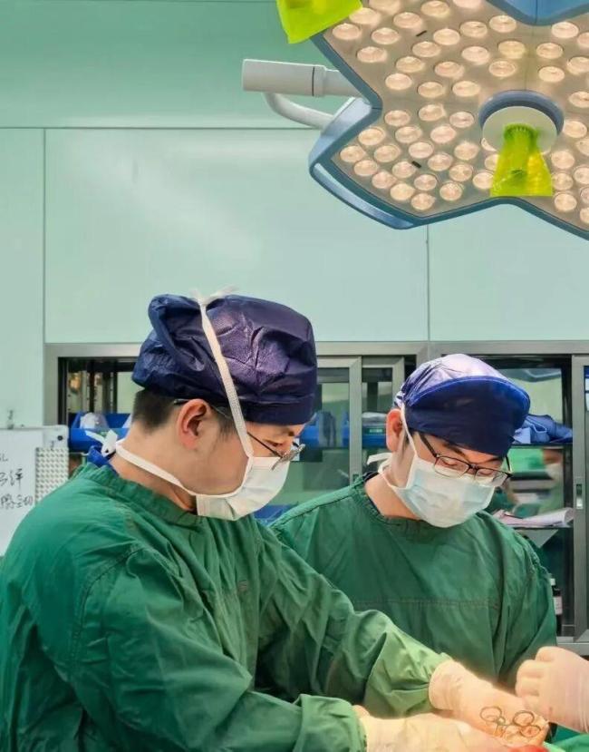 医生揪出小伙肾结石反复发作元凶 甲状旁腺腺瘤作祟