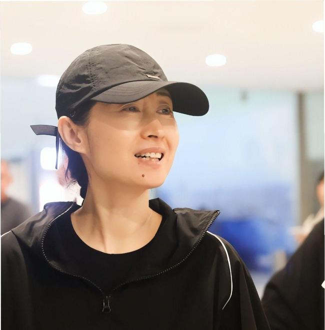 刘敏涛出席中戏开学典礼泪洒现场 不忘初心感动新生