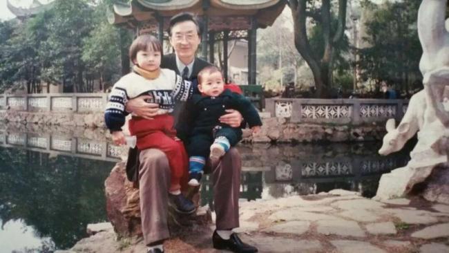 百万粉丝博主“康康爷爷”去世 潮流穿搭成永恒记忆