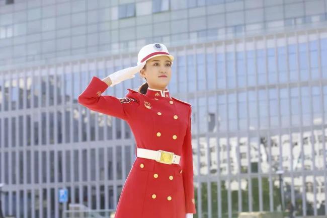 参加九三阅兵的姑娘们如今怎么样了 铿锵玫瑰绽放新岗位