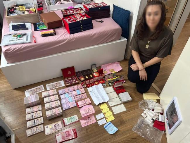 泰国66岁网红僧侣阿赞初丑闻曝光 贪欲破戒引发震动