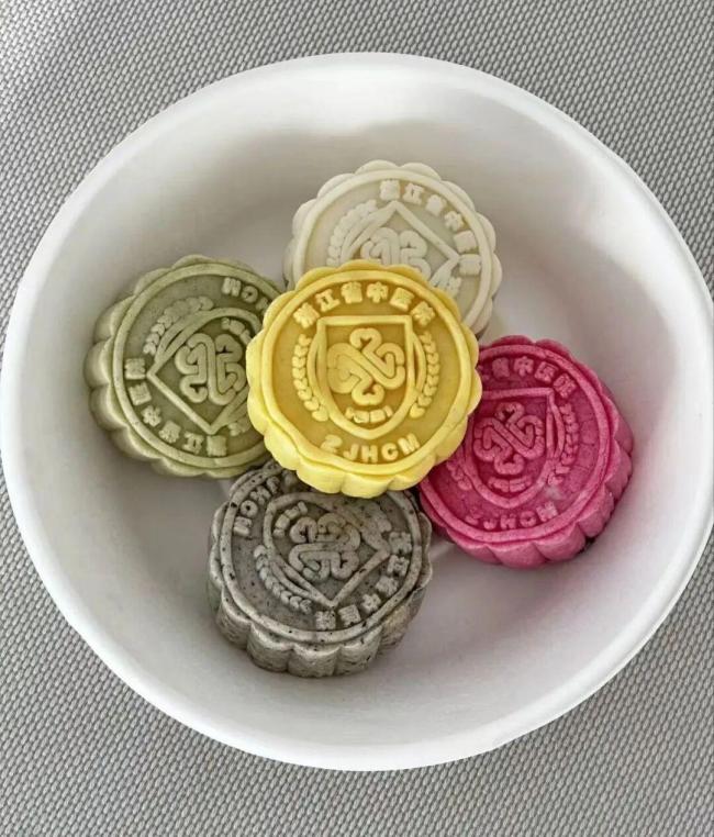 月饼都有养生的了 医院出品药膳月饼再升级