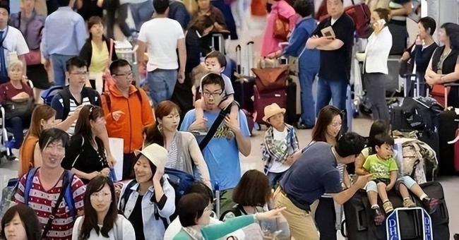 日本旅游业承受签证费暴涨代价 游客锐减引发经济阵痛