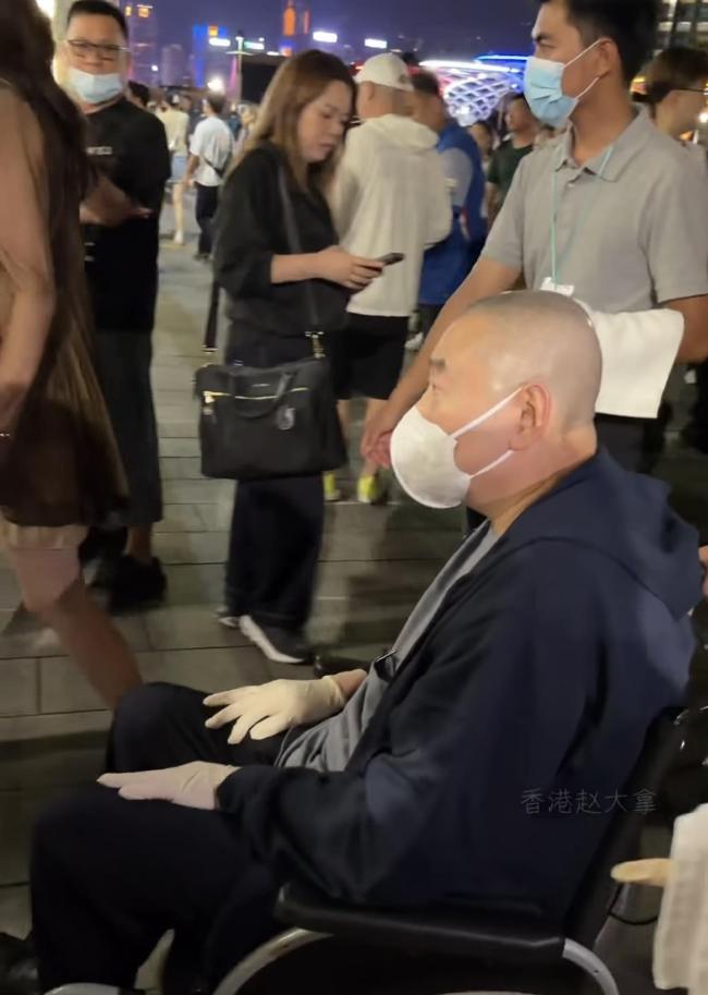 刘銮雄与弟弟罕同场看谭咏麟演唱会 家族同框引关注