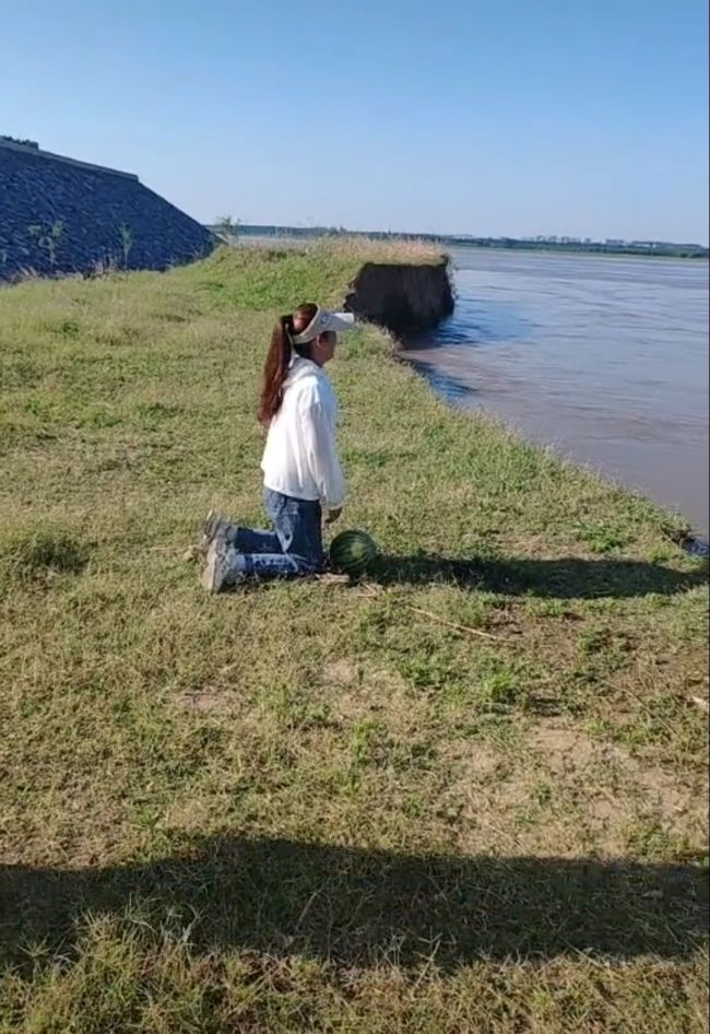 黄河边约会后失踪女孩遗体已火化 母亲仍有疑虑