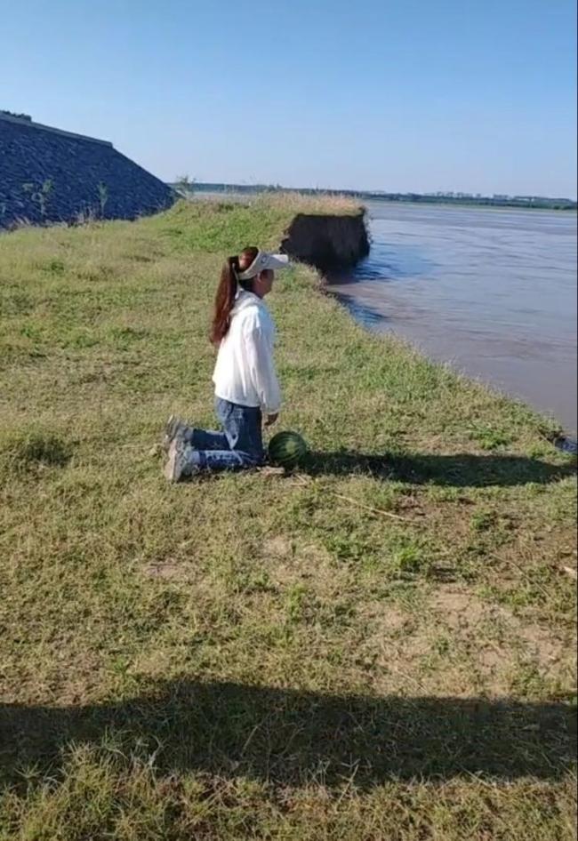 19岁女孩黄河边约会后失踪，遗体已找到火化 母亲存疑将申请复议