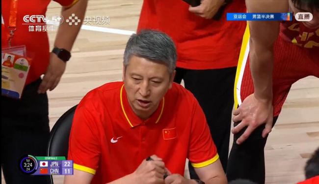 中国男篮半场落后日本19分