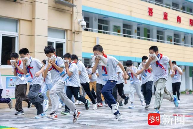 南京玄武区组织防空袭应急疏散演练 提升民众应急避险能力