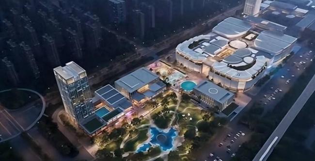 于东来考察胖东来梦之城建设 透明化施工进程