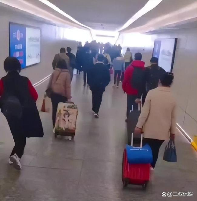 国庆有两个好消息，工资有望提前发，加班工资有标准 假期体验大升级
