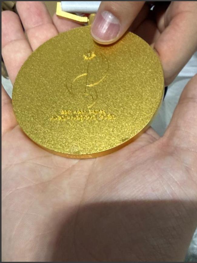 组委会尚未确定为何金牌有瑕疵 色差问题待解