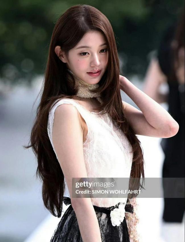 金智秀张元英待遇 多元审好意思同框激发烧议