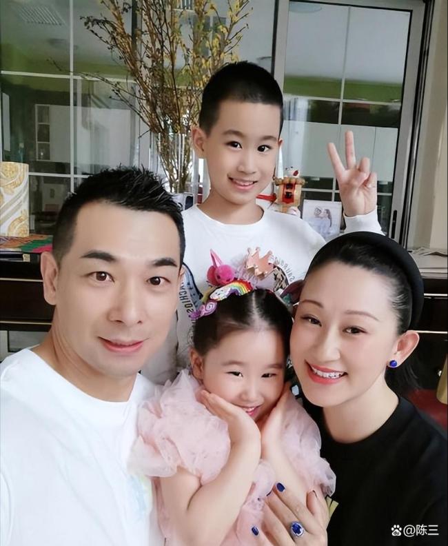 赵文卓疑似拼四胎 低调老婆再添新丁？