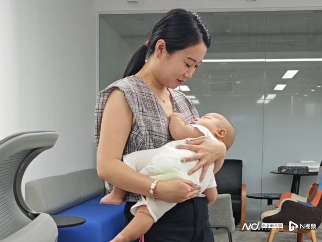 深圳一公司让员工带娃上班火了 温情一幕引热议