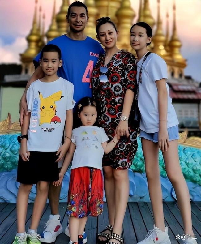 赵文卓疑似拼四胎 低调老婆再添新丁？