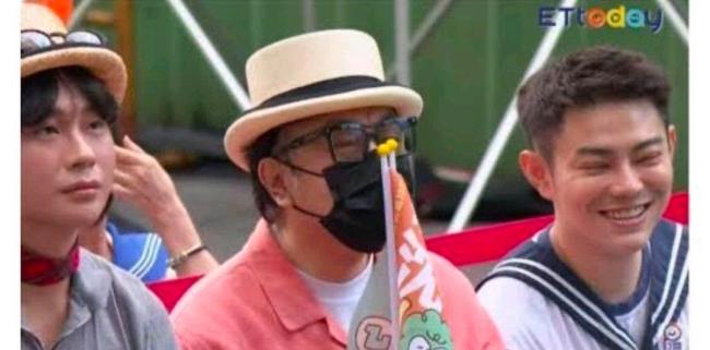 蔡康永现身台独分子竞选会场！