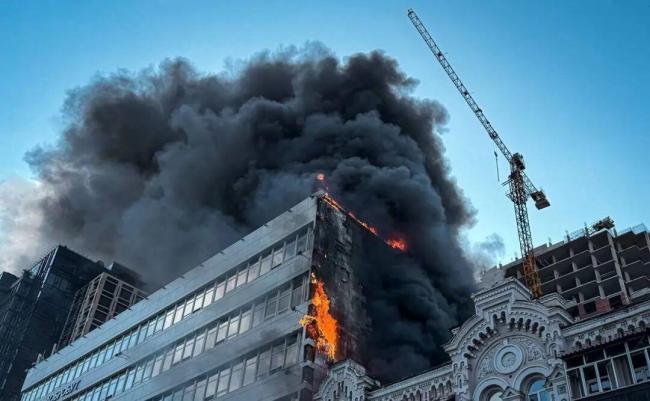 德总理会见乌总统警报爆炸声不断 基辅再遭袭击