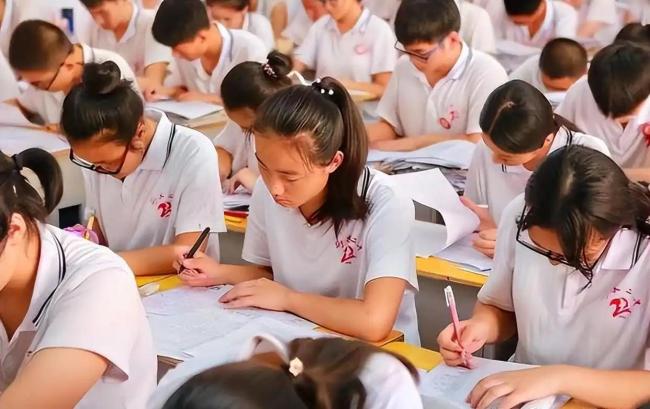 孩子才放7天假 家长不该“天塌了” 教孩子算清时间账