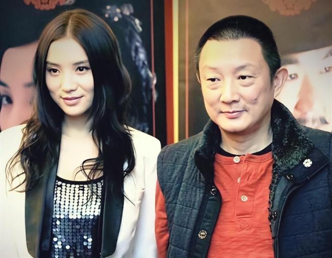 宋佳回应获三大奖争议 同角色三奖引热议