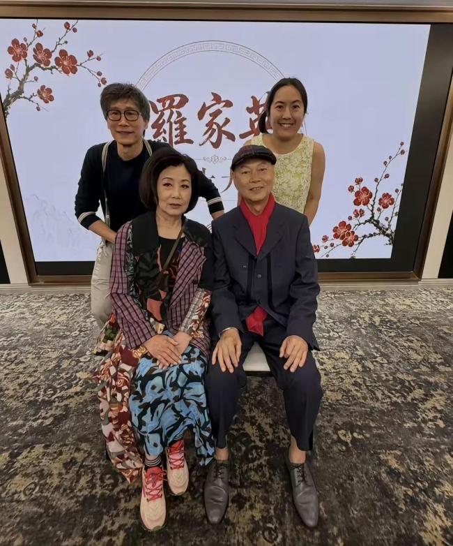 演员汪明荃为爱人罗家英庆生 温馨寿宴显深情