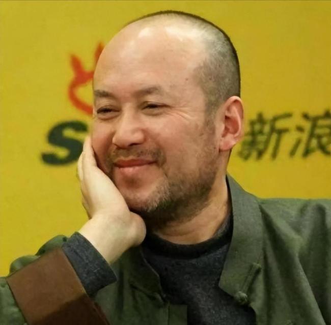 70岁郭达现状：住在西安老小区里养老，老态龙钟，妻子身份不一般 低调相伴四十年