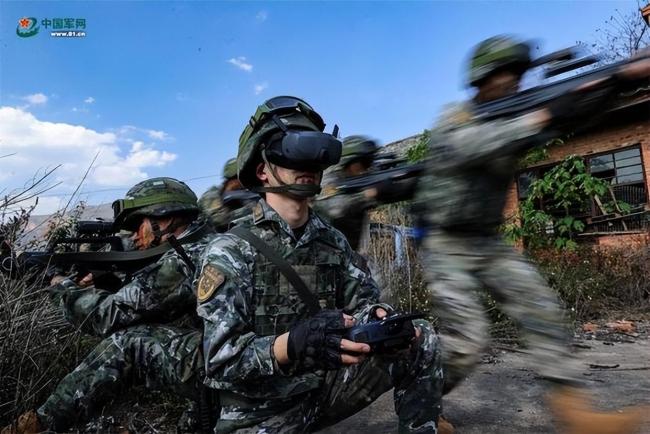 博主：俄乌战场上演无人机新战法 快速解析实战经验
