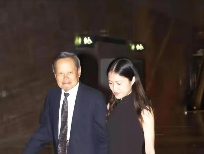 出版人谈与杨振宁20余年交往 深情与克制间的回忆
